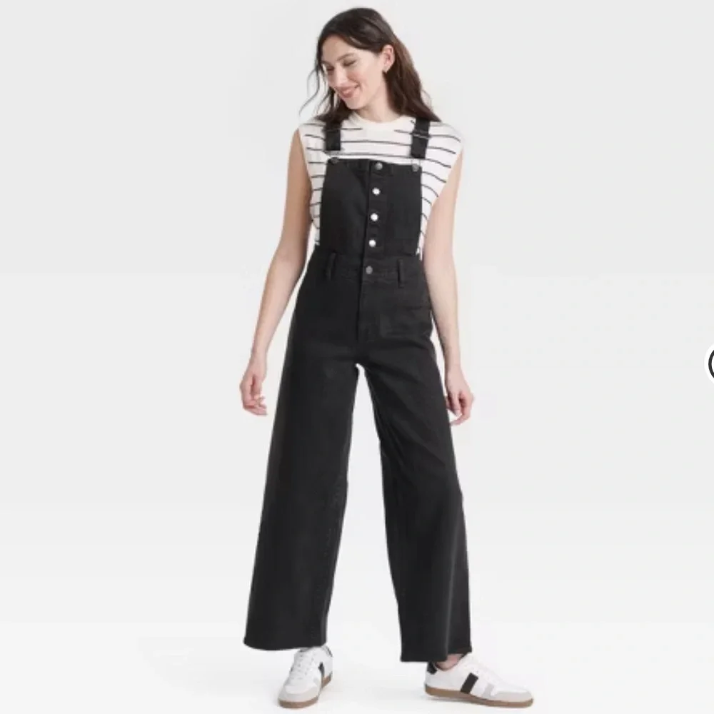 Universal Thread Black Wide-Leg Denim Overalls